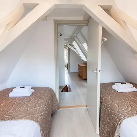 Short Group Carre Hotel