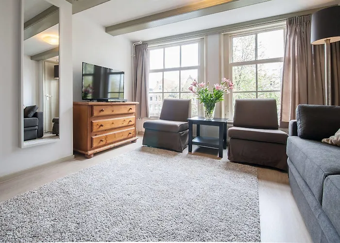 Hotel Short Group Carre *