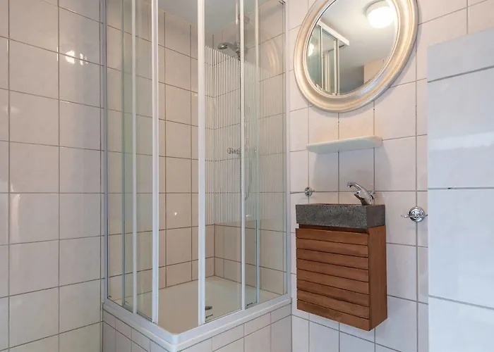 Short Group Carre Hotel