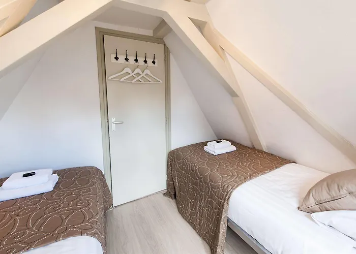 Short Group Carre Hotel *