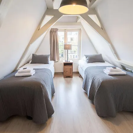 Short Group Carre * Amsterdam