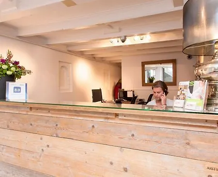 Short Group Carre Hotel *